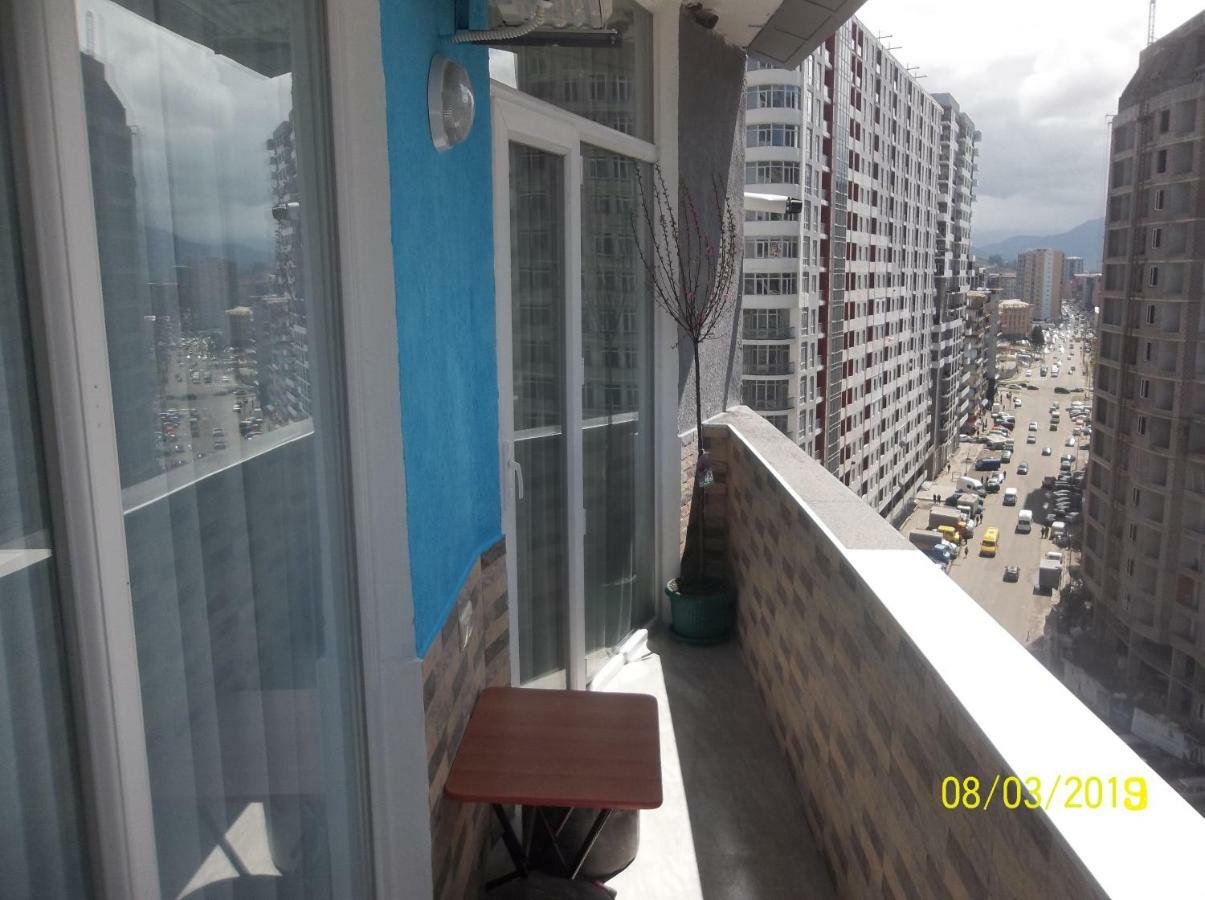 МАТЕ Apartment Батуми Экстерьер фото