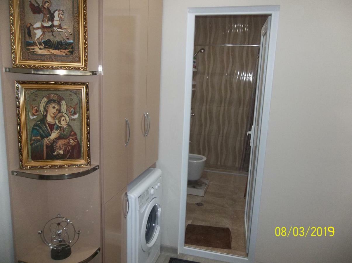 МАТЕ Apartment Батуми Экстерьер фото