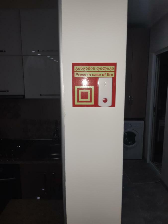 МАТЕ Apartment Батуми Экстерьер фото