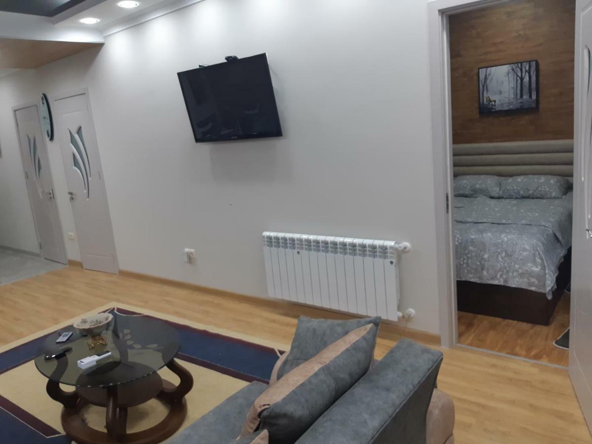 МАТЕ Apartment Батуми Экстерьер фото