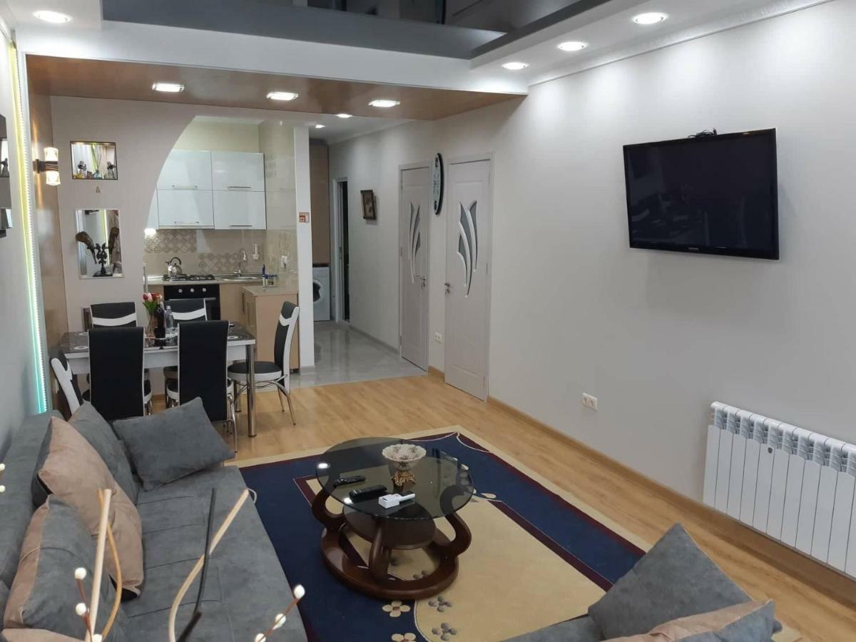 МАТЕ Apartment Батуми Экстерьер фото